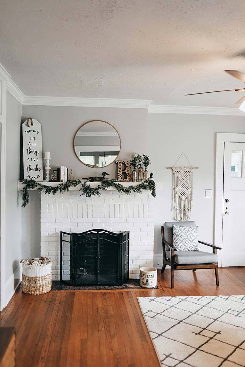 Room Decoration Ideas - white fireplace